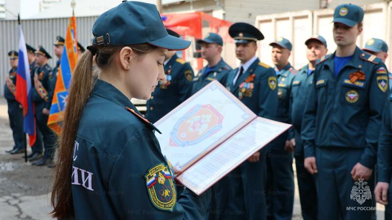 Торжественное мероприятие ко Дню пожарной охраны в Специальном управлении ФПС № 100