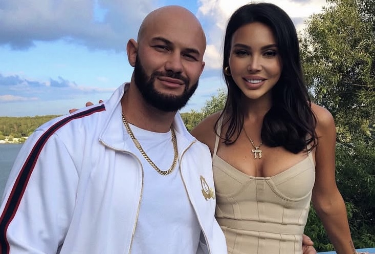 Джигана заметили в клубе вместе с Тимати и моделями на фоне новости о разводе с Оксаной Самойловой  