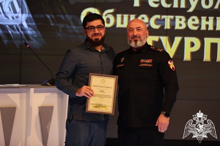 В Грозном представитель Росгвардии поздравил активистов «Турпалхой» с годовщиной со дня образования движения 