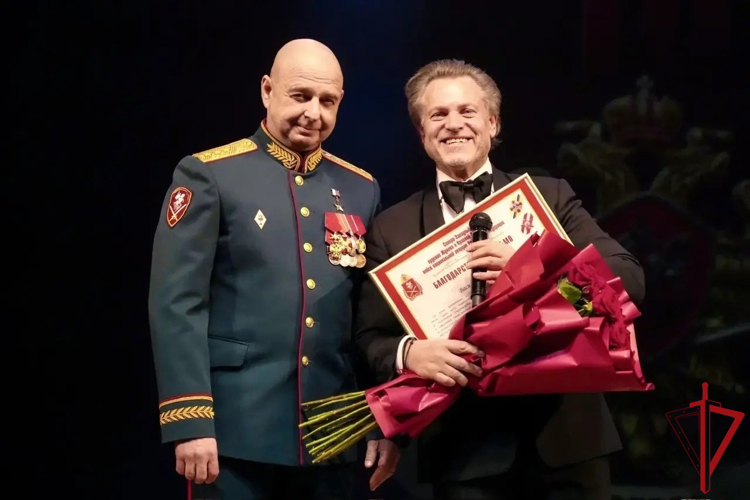 В Санкт-Петербурге для росгвардейцев и членов их семей состоялся праздничный концерт, посвящённый 10-летию Росгвардии и 215-й годовщине войск правопорядка