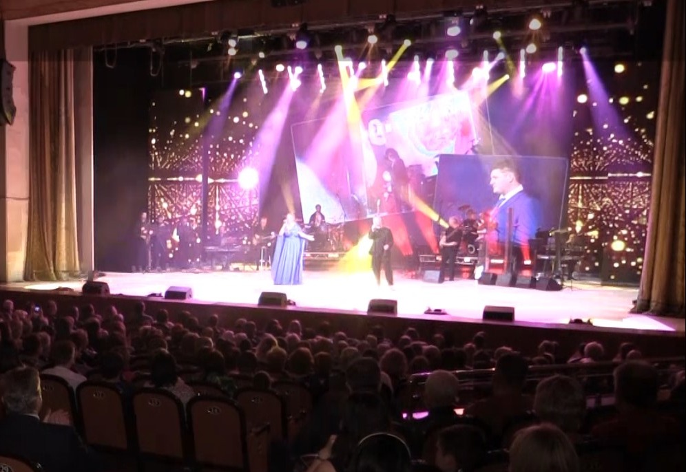 Региональный конкурс эстрадной песни «Поющая Губерния» отметил 10-летний юбилей