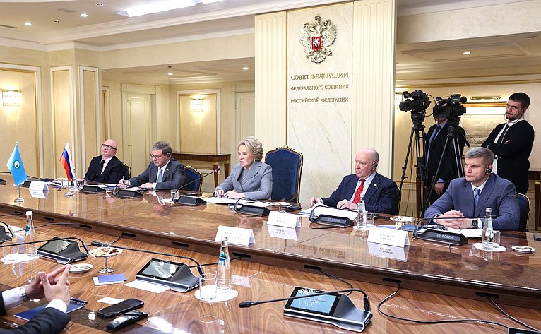 Валентина Матвиенко провела встречу с Председателем Парламента стран Латинской Америки и Карибского бассейна (ПАРЛАТИНО) Роландо Мигелем Гонсалесом Патрисио