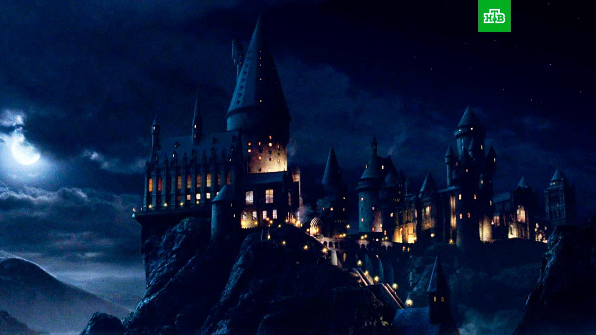 Гарри поттер в хогвартс legacy. Hogwarts out of video memory. Школа чародейства и волшебства хогвартс надпись. Декорации к фильму гарри поттер и философский камень. Хогвартс.