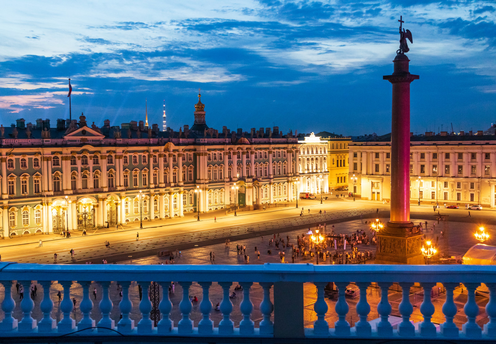 Петергоф дворцово-парковый ансамбль официальный. Питер 2021 новогодний ломоносовский мост. Праздничный мост. Петербург вечером где погулять. Новогодний мост.