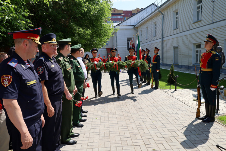 В казанском полку Росгвардии открыли мемориал в память о погибших на СВО однополчанах