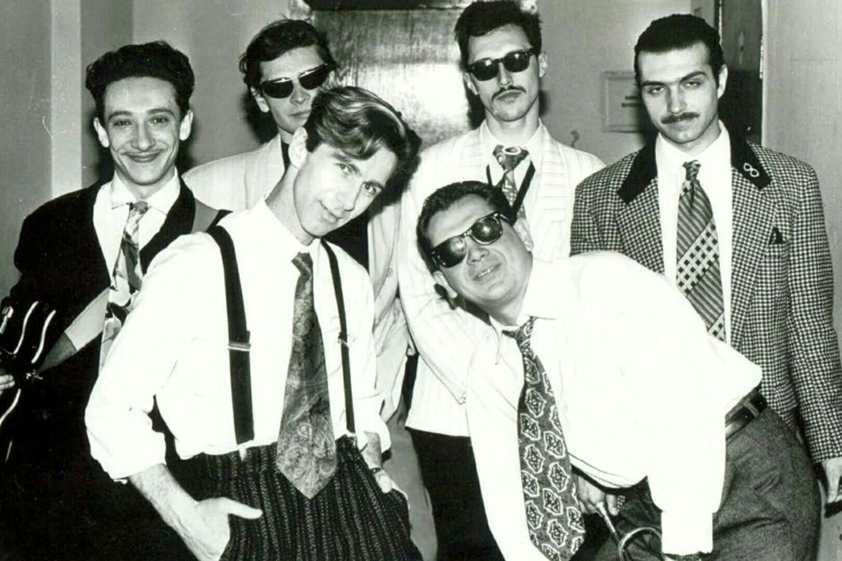 Браво старс обложка игры. Наклейки браво старс. Группа браво 1990. Браво старс персы. Бойцы браво старс.