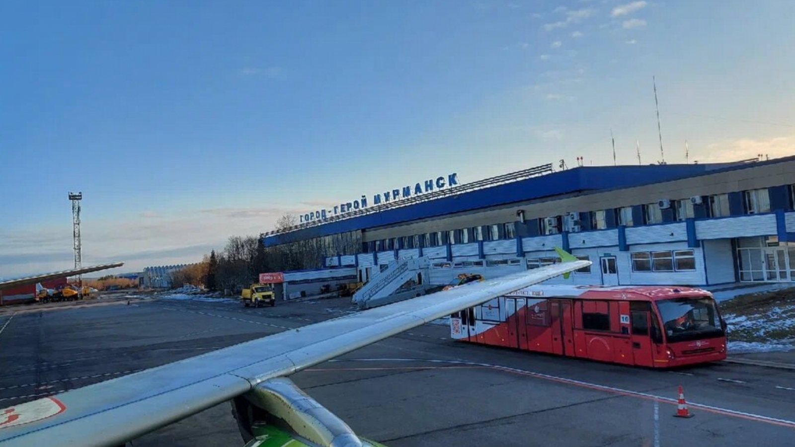 город мурманск аэропорт
