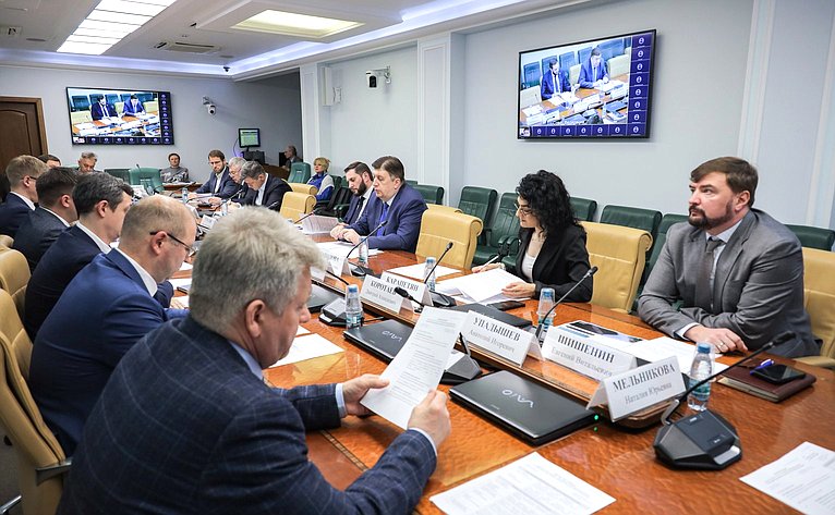 Круглый стол Комитета СФ по экономической политике на тему «Автономные транспортные средства: от испытаний к интеграции в правовое поле РФ»