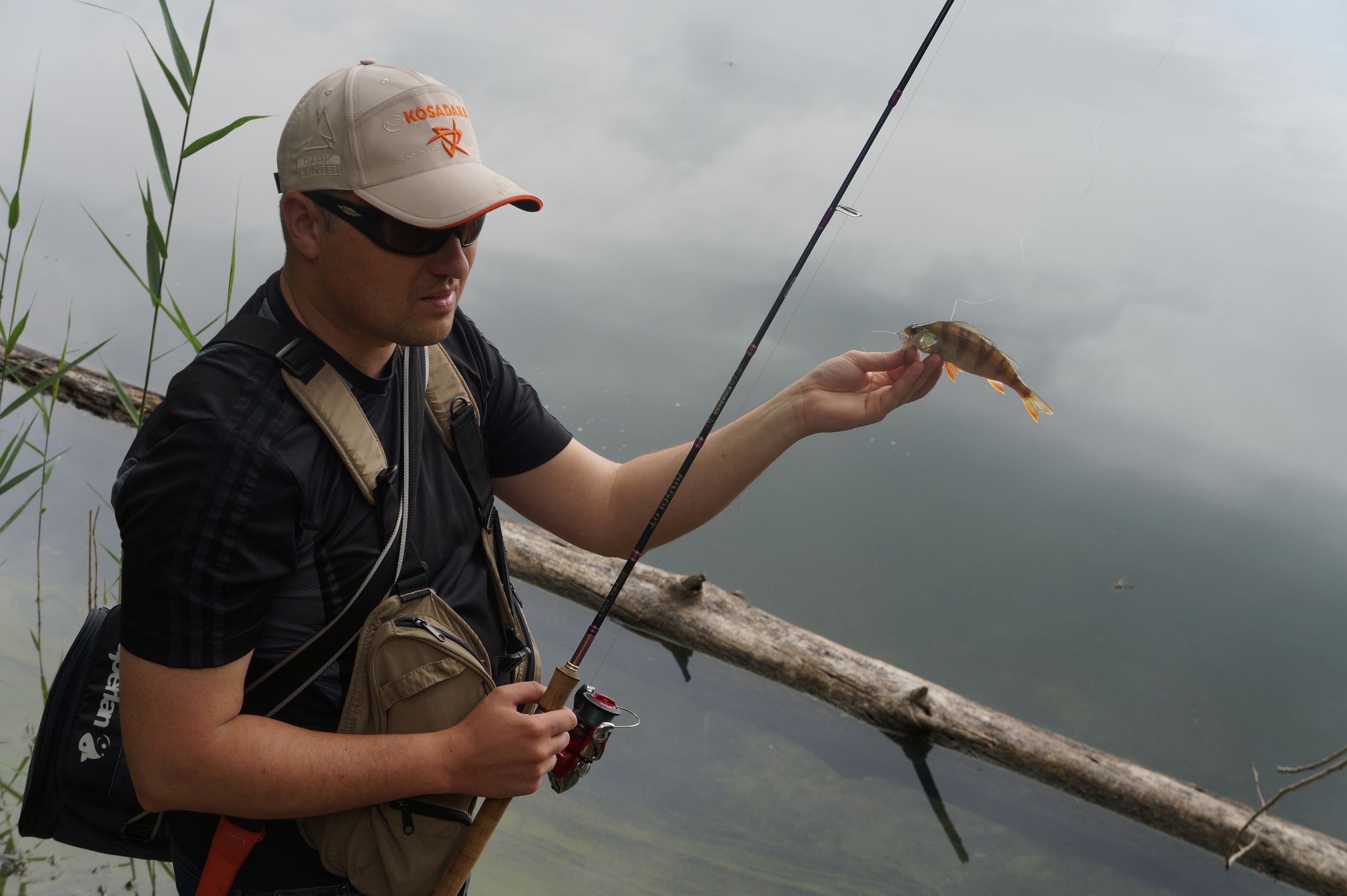 Рыболовство москва река\. Река кобона рыбалка. Рыбалка на реке яуза в москве. Крупный улов. Рыболовные водоёмы.