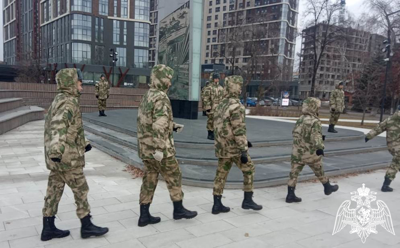 В День народного единства руководство и личный состав Росгвардии в Тюменской области принимают участие в праздничных мероприятиях