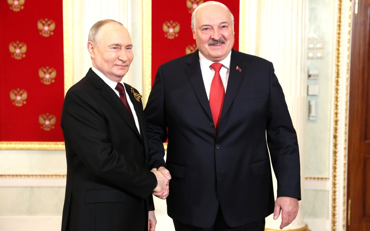 Лукашенко в ходе рабочего визита в РФ на 9 Мая встретится с Путиным