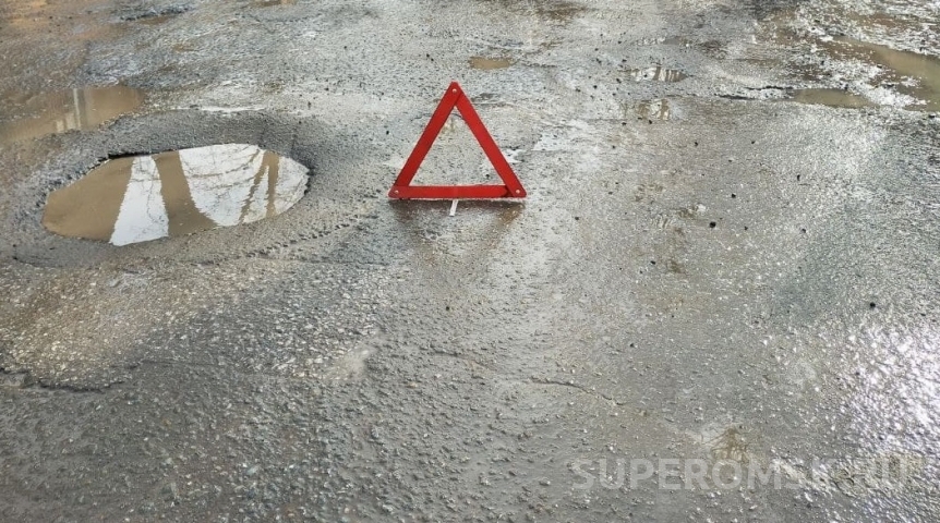 Двое детей пострадали в аварии на трассе в Омской области