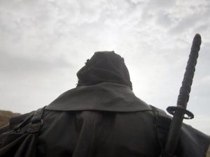 Юрий Колокольников выживает в постапокалиптическом мире в приключенческом экшне «Последний Ронин»