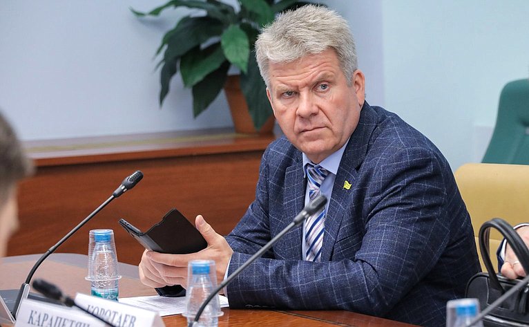 Круглый стол Комитета СФ по экономической политике на тему «Автономные транспортные средства: от испытаний к интеграции в правовое поле РФ»