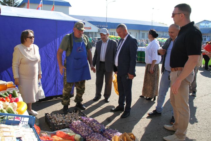 Первая осенняя ярмарка Мензелинского района