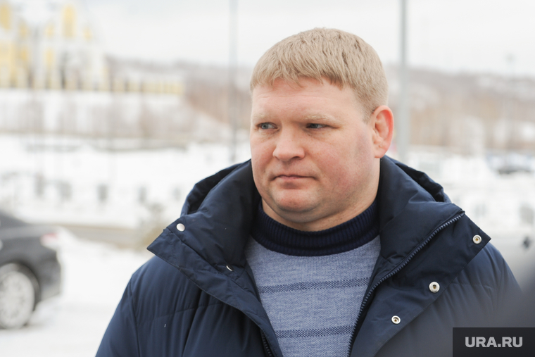 Алексей Текслер на осмотре ремонта колледжа в Карабаше. Челябинск