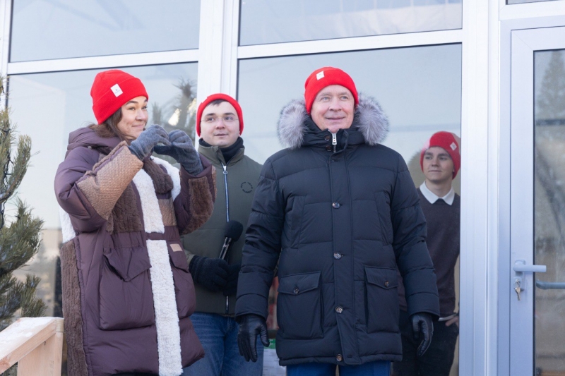 Алексей Орлов наградил победителей конкурса «Момент истины» билетами на торжественное открытие и ледовое шоу Ильи Авербуха