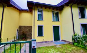 Таунхаус на продажу в самом сердце треугольника Лариано, Валброна, Ломбардия, Италия за 350 000 €