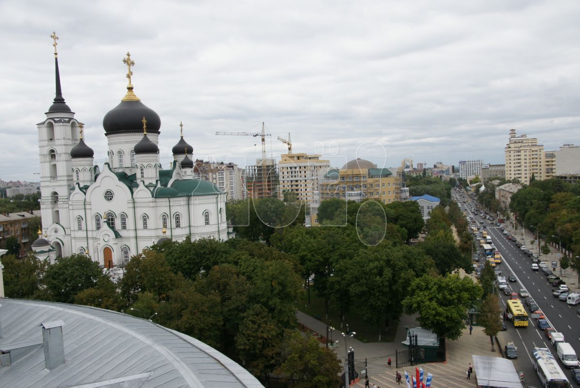 Благовещенский собор в Харькове ночью