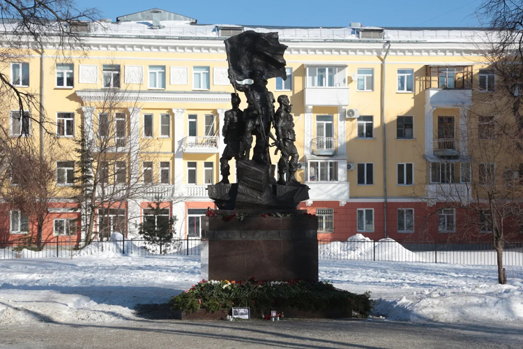 Начальник Управления Росгвардии по Пермскому краю принял участие в открытии памятника в честь участников специальной военной операции