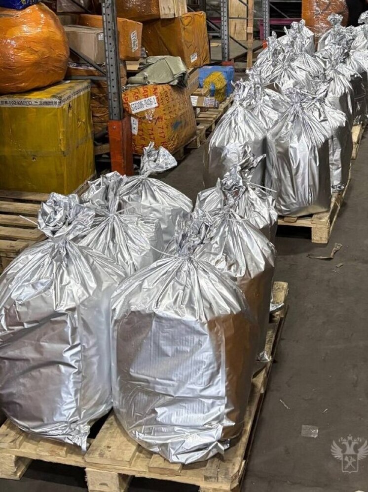 Больше тонны сырья для производства наркотиков могли завести в Нижний