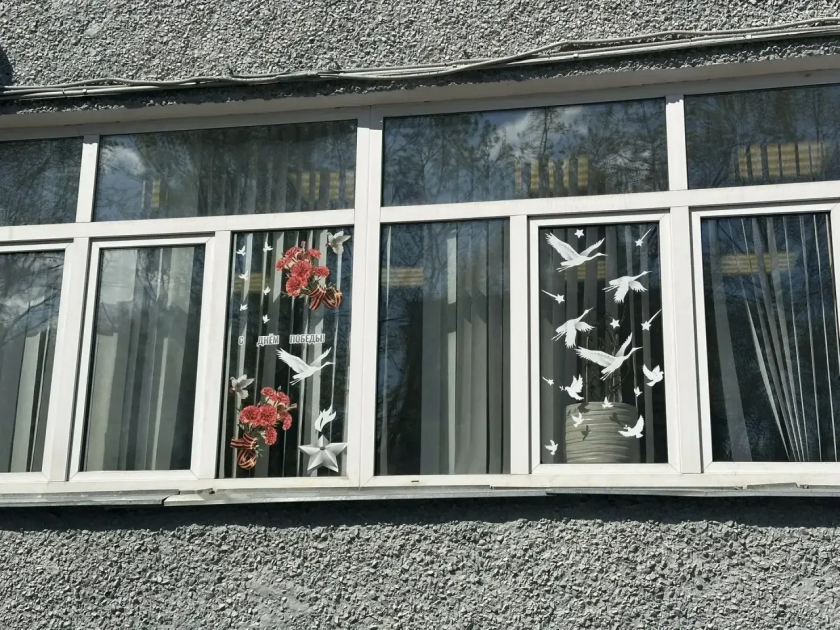 В образовательных учреждениях Красногорска проходит Всероссийская акция «Окна Победы»