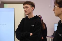 Министр образования Чувашии встретился с учащимися Сингулярити Хаб