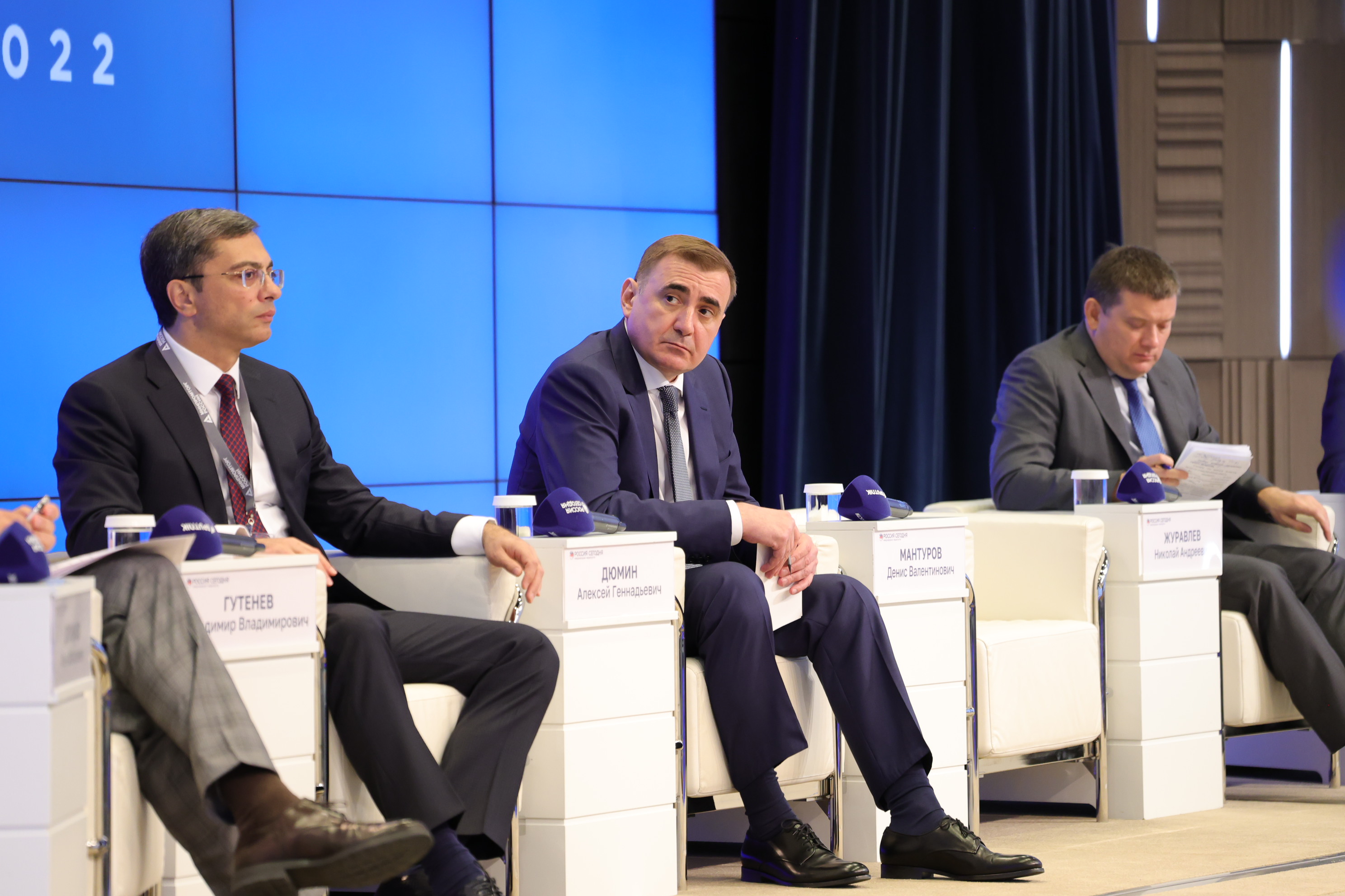 Дюмин и мантуров. Дюмин и мантуров. Дюмин и мантуров. Дюмин тула губернатор. Дюмин и мантуров.