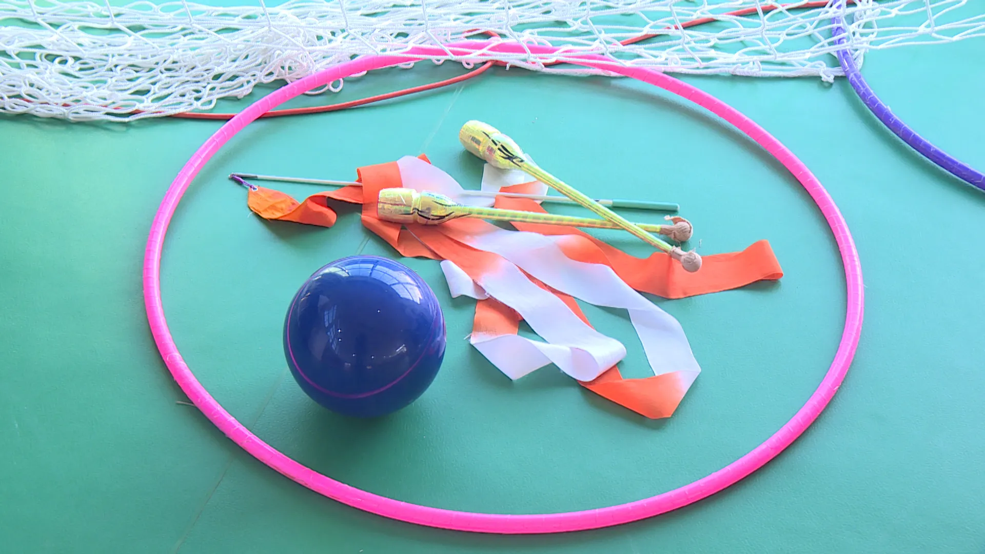 В Севастополе стартовали первенство и чемпионат города по художественной гимнастике></div><div class=