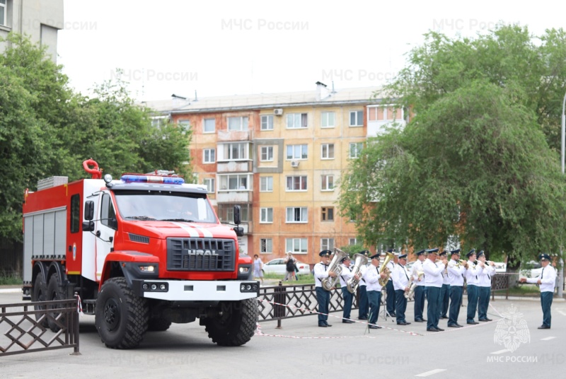 На вооружение кузбасских пожарных-спасателей поступило 6 единиц новой техники