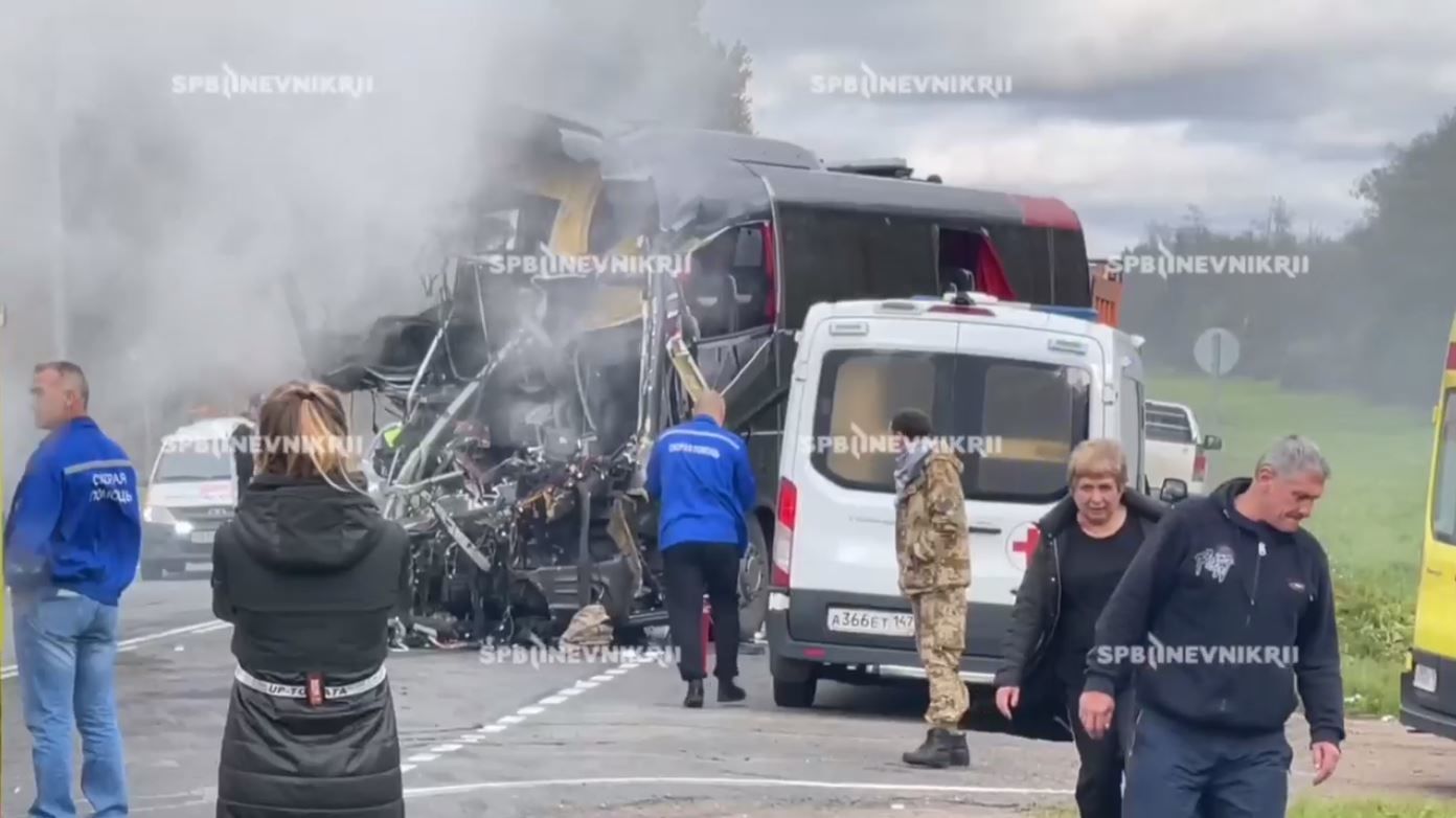 Экспресс новости. ДТП С автобусом в Ленинградской области. Аварии Люкс экспресс автобус.