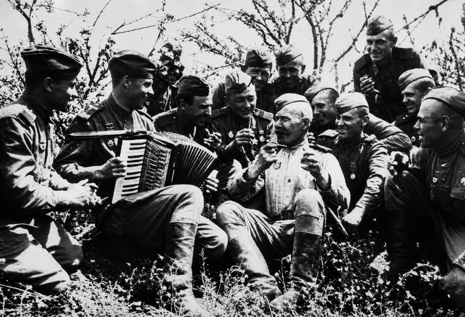 uluchshenaya-s-boytsami.jpg
