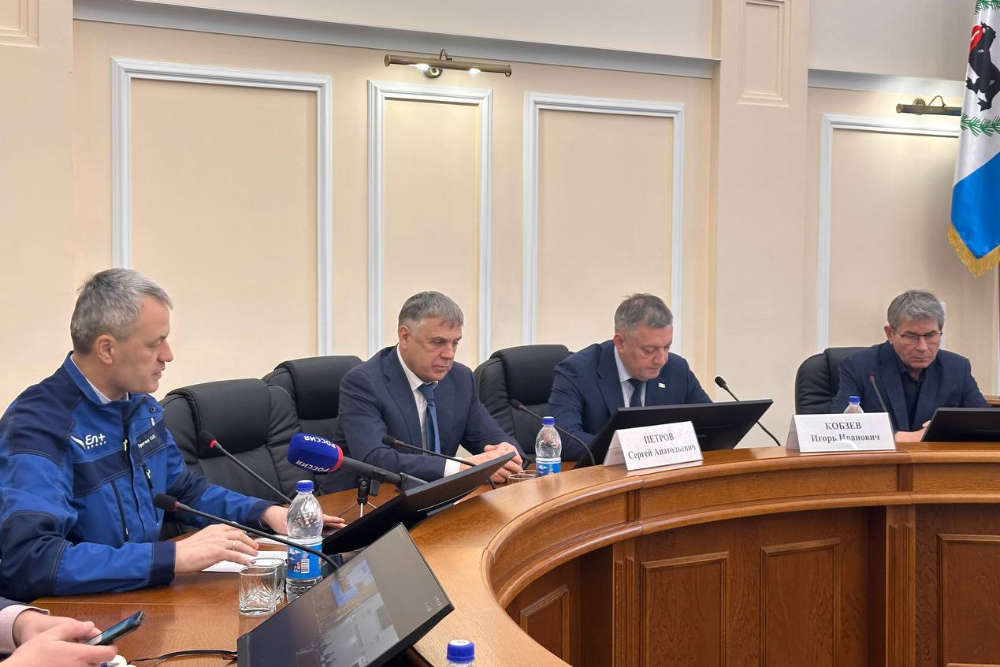 Губернатор Кобзев провел в Ангарске внеочередное заседание комиссии по чрезвычайным ситуациям.