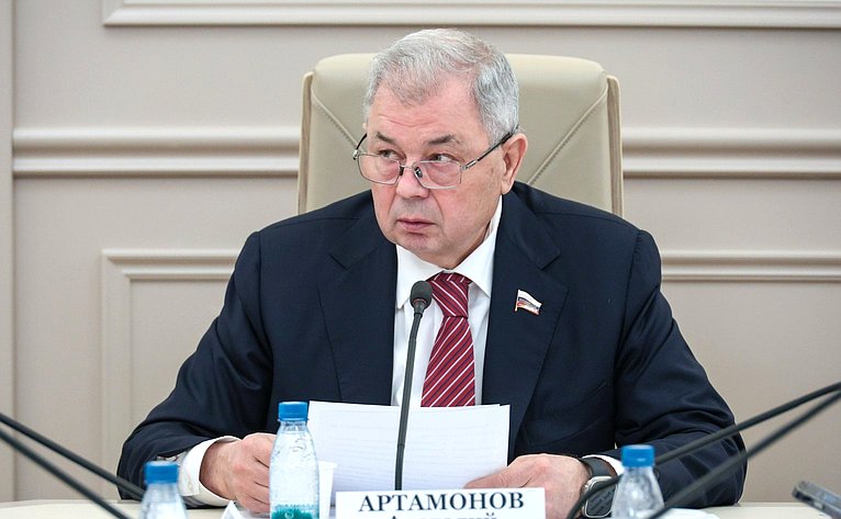 Анатолий Артамонов