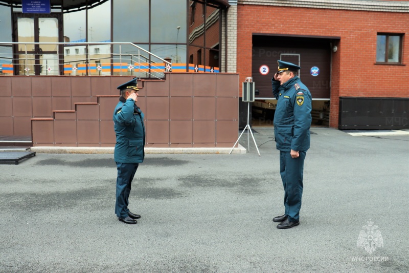 Новые автомобили для инспекторов пожарного надзора