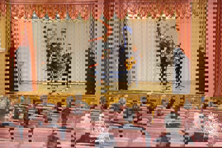 Офицеры СОБР «Белогор» Росгвардии почтили память погибших товарищей на вечере-реквиеме в Белгороде