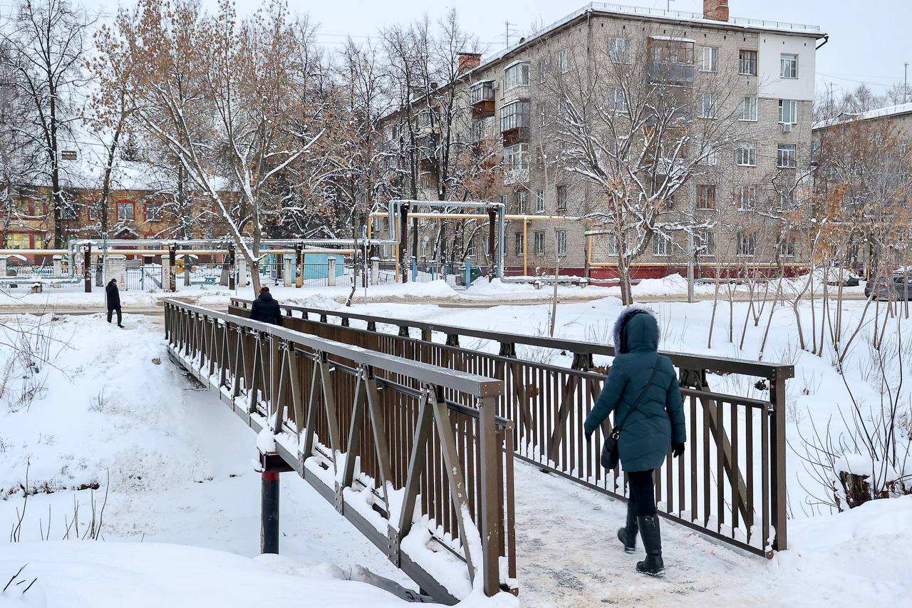 Шесть новых пешеходных мостов через Борзовку установили в Нижнем Новгороде - фото 1