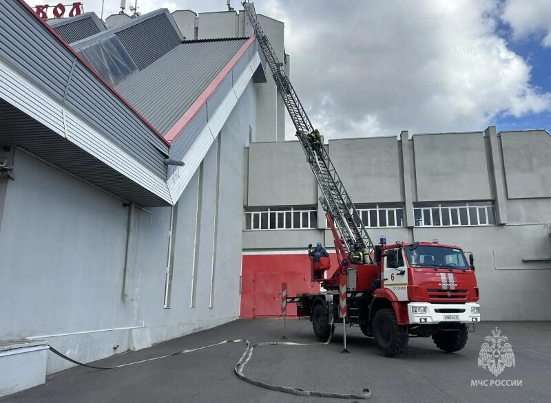 Старооскольские огнеборцы провели пожарно-тактические учения