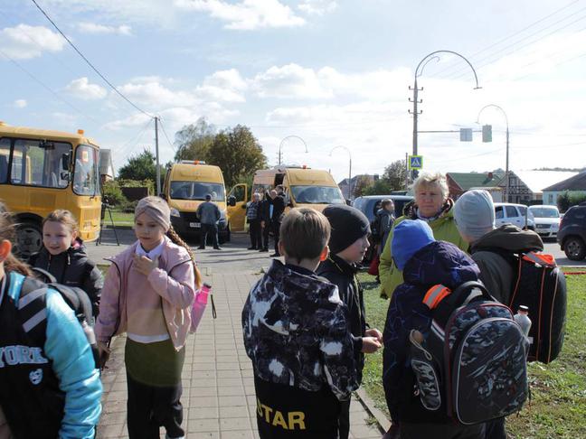 Как в Белгороде организован подвоз детей из школ, где идёт капремонт - Изображение 1