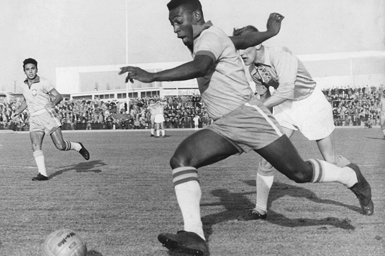 «Я думаю, что самым великим футболистом является Пеле. Его нельзя с кем-то сравнивать»