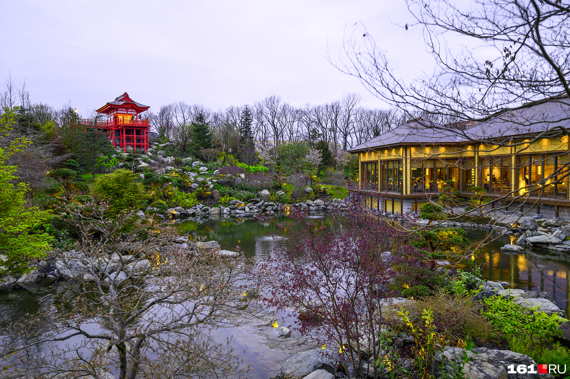Японский сад в парке галицкого кафе. Парк галицкого ресторан в японском саду. Рётей ресторан краснодар. Парк галицкого ресторан в японском саду. Парк галицкого в краснодаре японский сад.