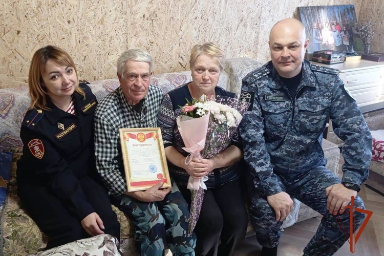 Матерей погибших сотрудников чествовала Росгвардия в Томской области