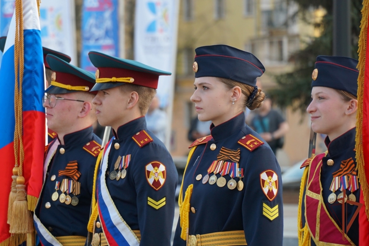 В Кирове подшефные росгвардейцев приняли участие в церемонии принятия Присяги (видео)