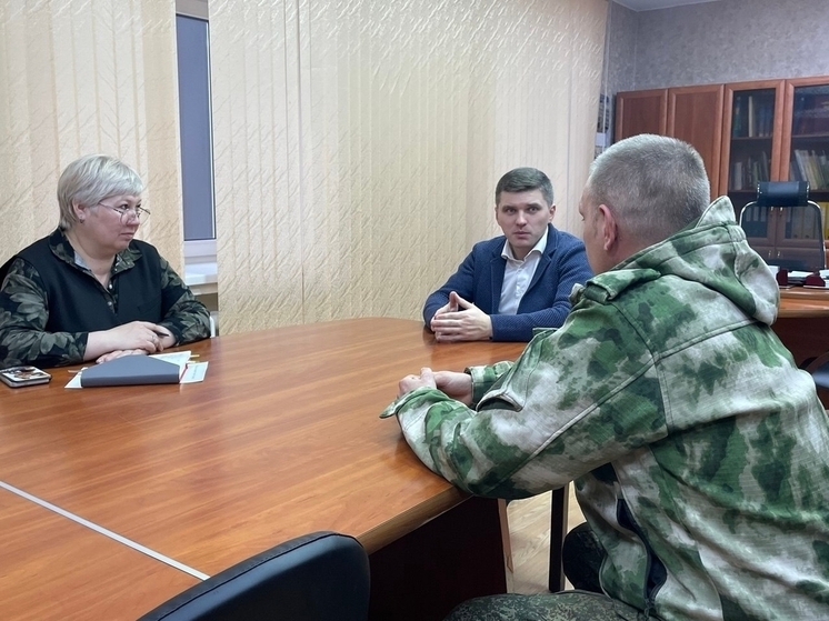 В администрации Коношского района прошла встреча с участником СВО