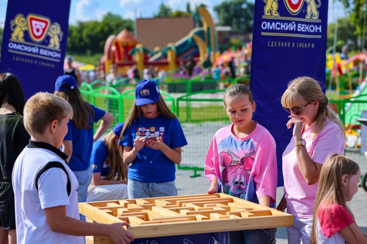 «Омский бекон» подарил жителям Калачинска яркий праздник в День города