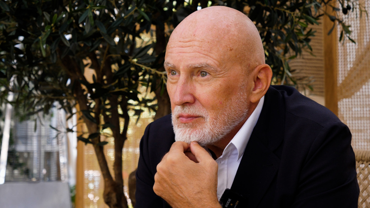 «Сейчас гораздо легче пробиться, потому что, если ты создаешь хит или в тебе есть что-то уникальное, достаточно просто выложить это в сеть»