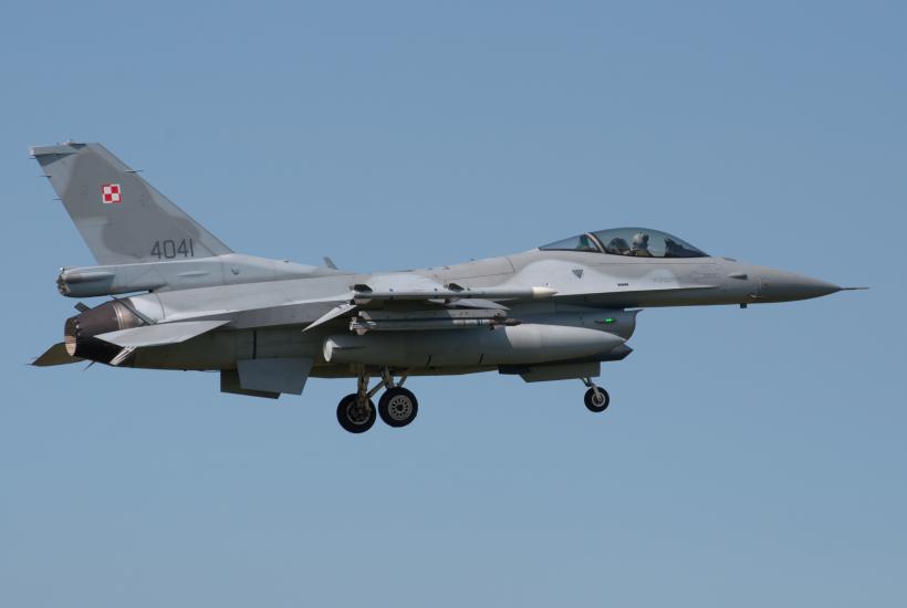 F-16 истребитель