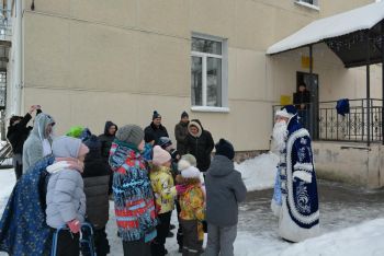 Волонтеры института устроили праздник для детей