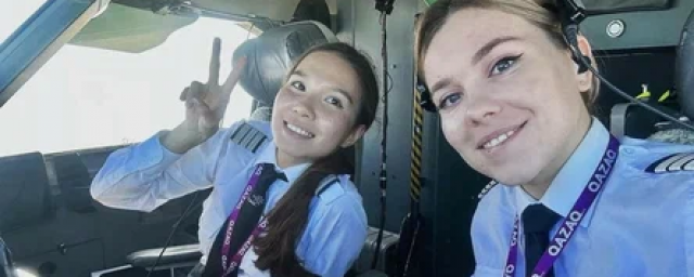 В Казахстане впервые в истории страны появился женский экипаж пассажирского самолёта — Видео