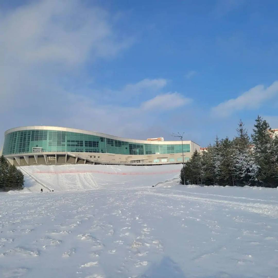 Катание на склоне за Конгресс-холлом в Уфе запрещено | 2